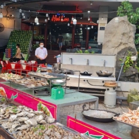 Hải sản tươi sống